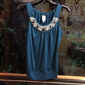 Elegant sleeveless blouse